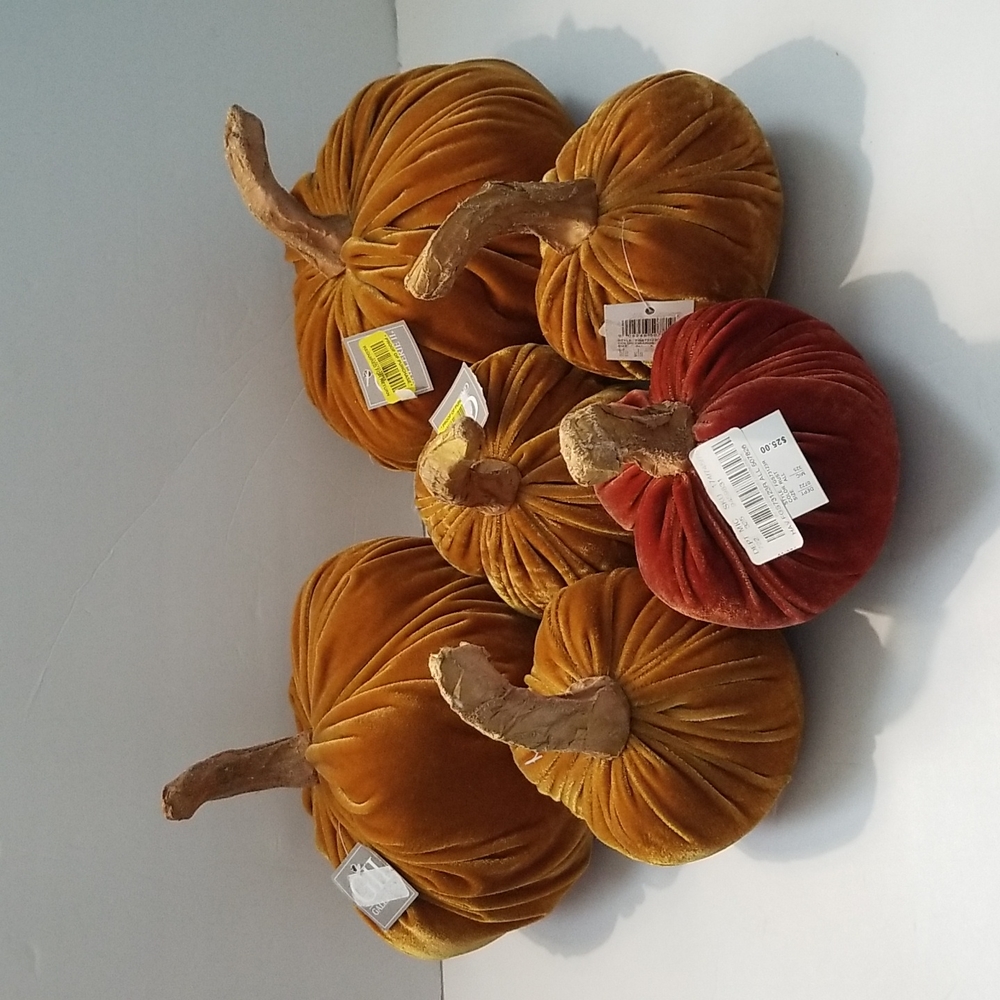 Lot of 6 velvet orange pumpkins new with tags